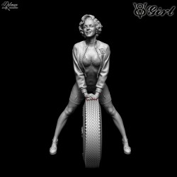 V8-Girl. Scale 90mm